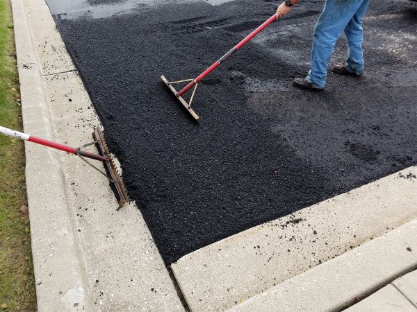 Cost of Asphalt Driveway Service in Bloomington