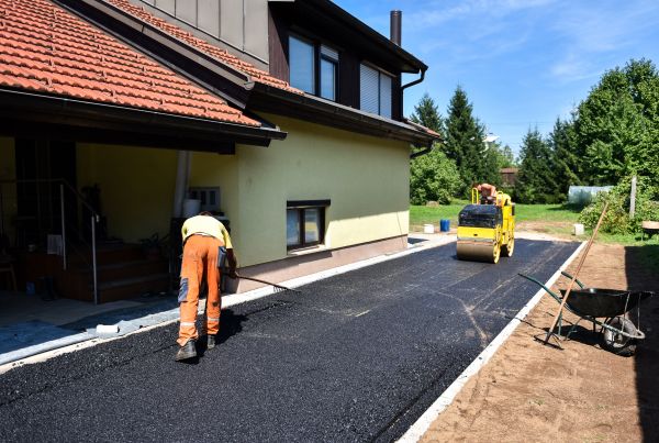 Cost of Blacktopping Service in Bloomington